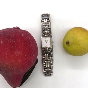 Bulova Wristwatch Silver White Face Battery Stainless Steel